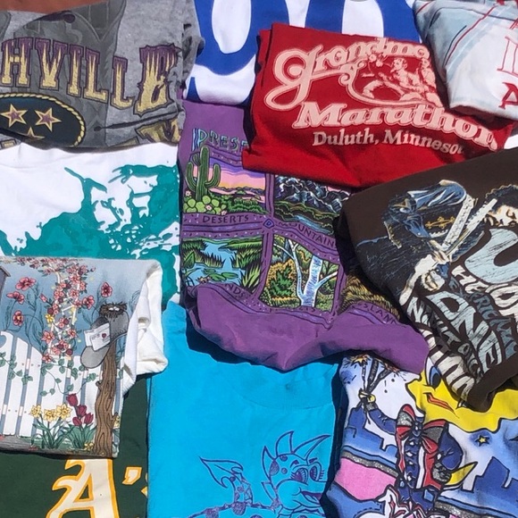 Graphic Tee shirt Bundle - Picture 1 of 1